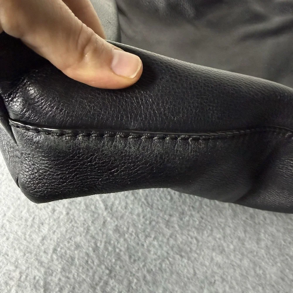 Tory‎ Burch Frida Black Pebbled Leather Hobo Bag Purse Top Handle Tote Classic